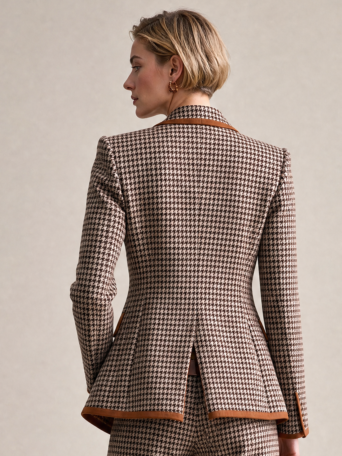 Elegant Brown Houndstooth Contrast-Trim Blazer