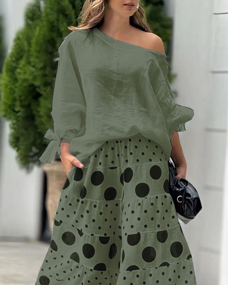Casual Two-Piece Set with Off-the-Shoulder Top and Printed Pants