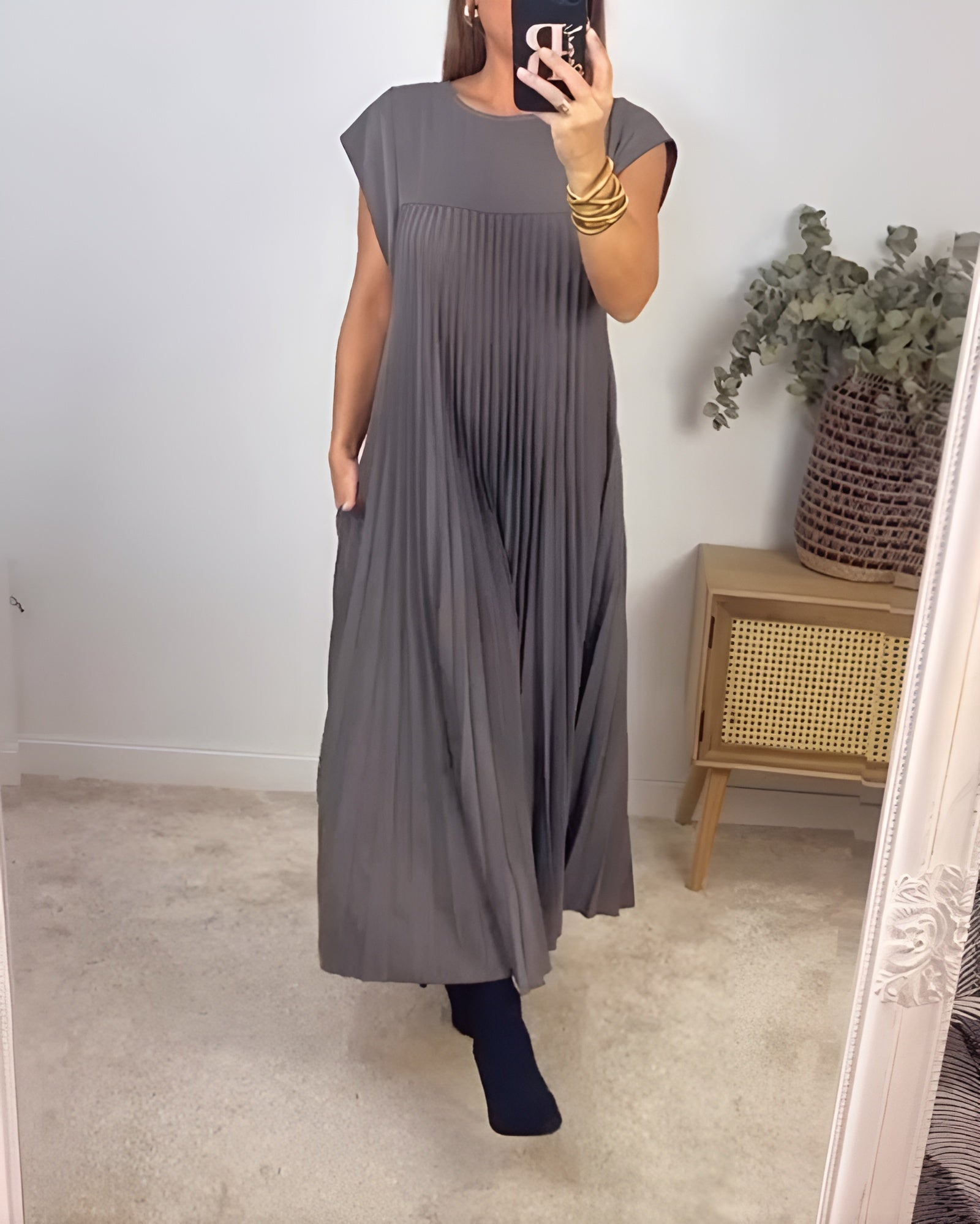 SIMONE | LIGHT AND REFINED PLEATED DRESS - Rossis Family Boutique Miami