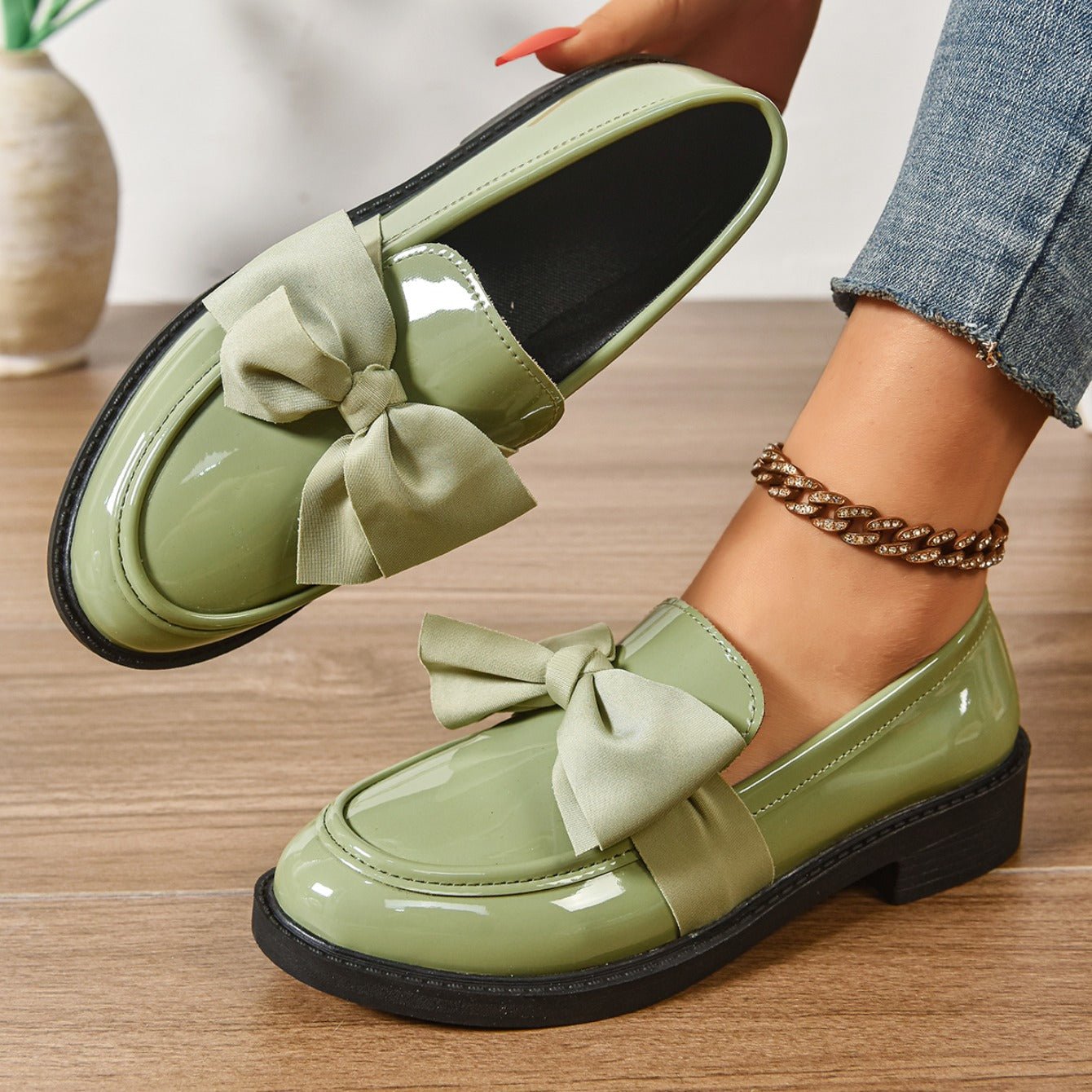 Ayora | Timeless Bow Loafers