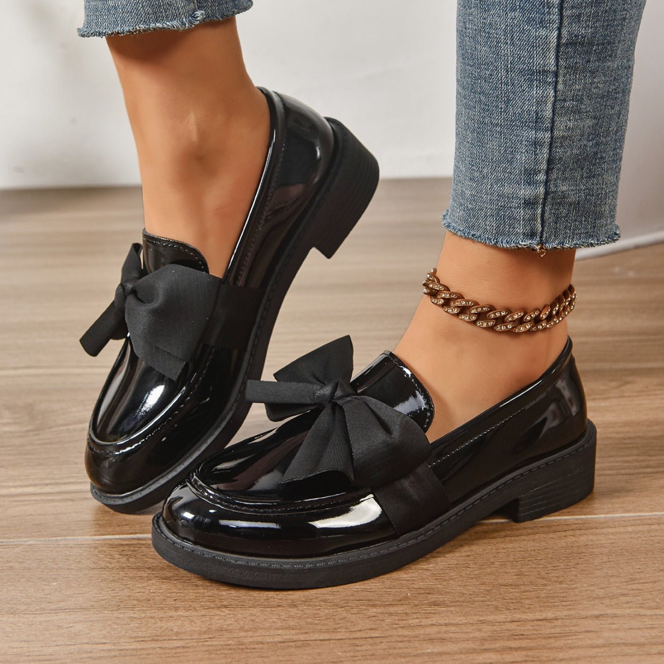 Ayora | Timeless Bow Loafers